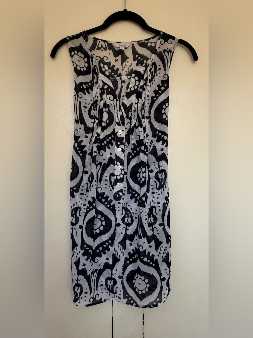 2 for $10 ALFRED SUNG Navy & White Printed Sleeveless Button-Front Camisole - Picture 2 of 6